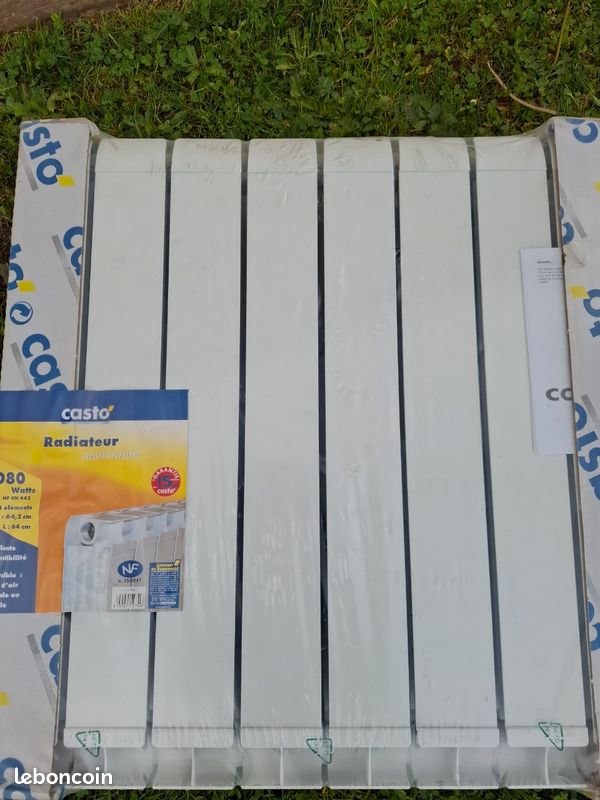 Radiateur casto encore ds son emballage acheté 139 euros 1080 watts hauteur et longueur 64 cm sortie air frontale ou verticale (image 3)