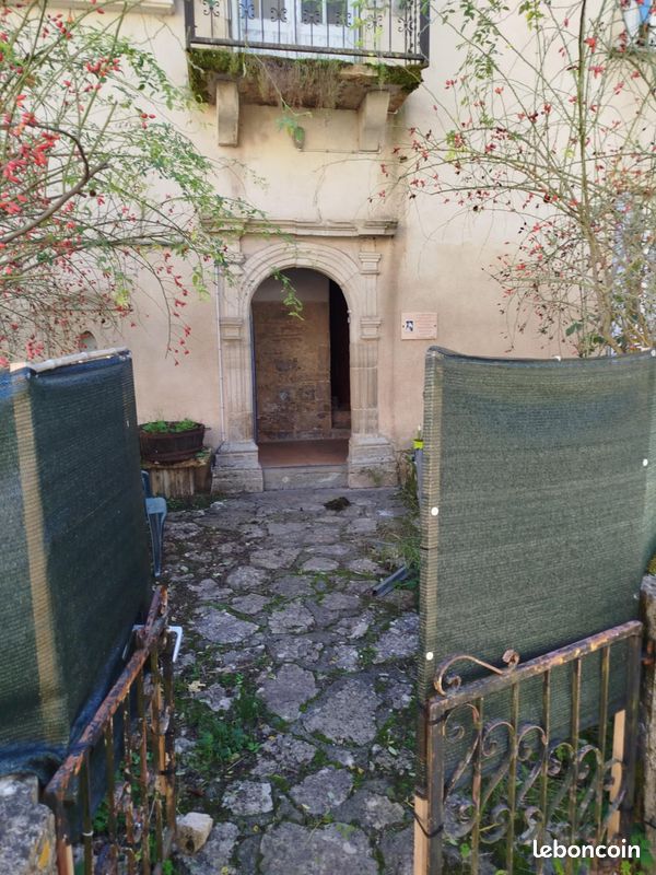 Appartement 4 pièces 100 m² · à Caylus · 100 m² · 620 €