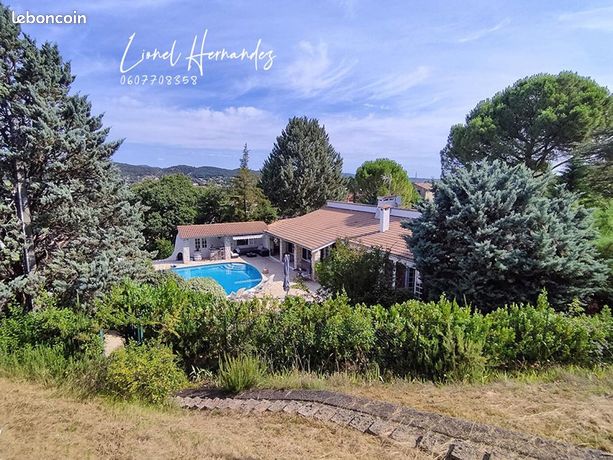 Maison 7 pièces 220 m²