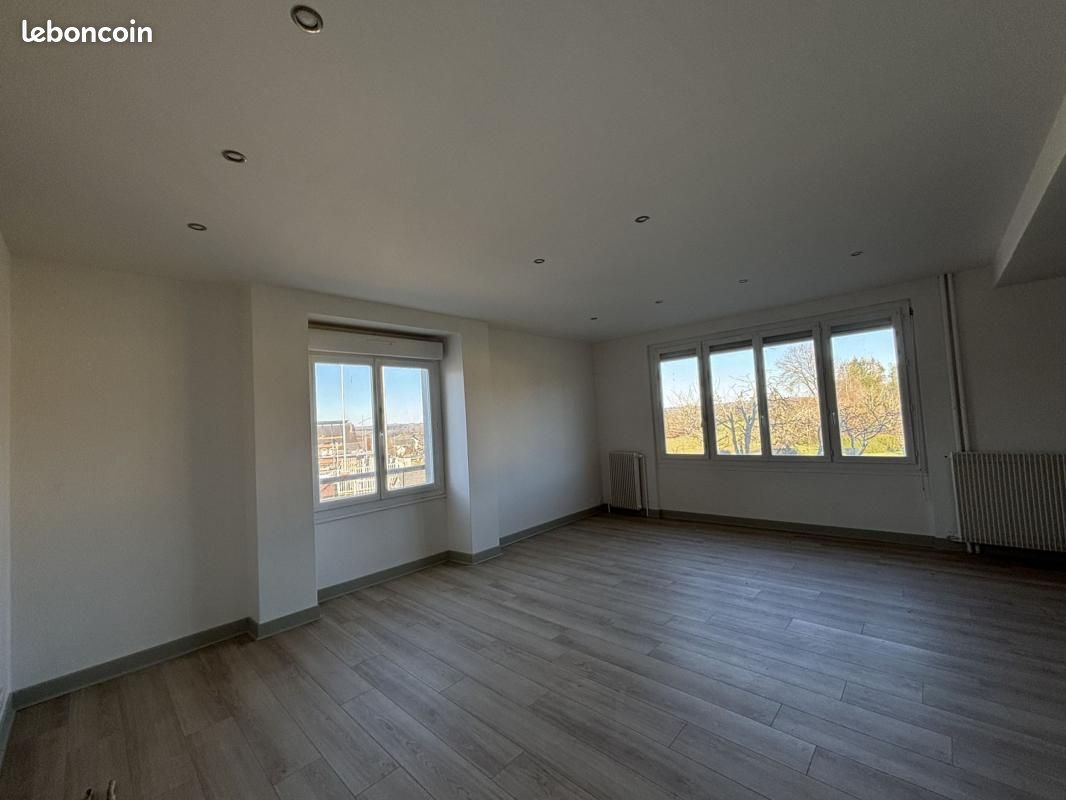 Appartement 6 pièces 153 m² · à Lubersac · 153 m² · 85 700 €