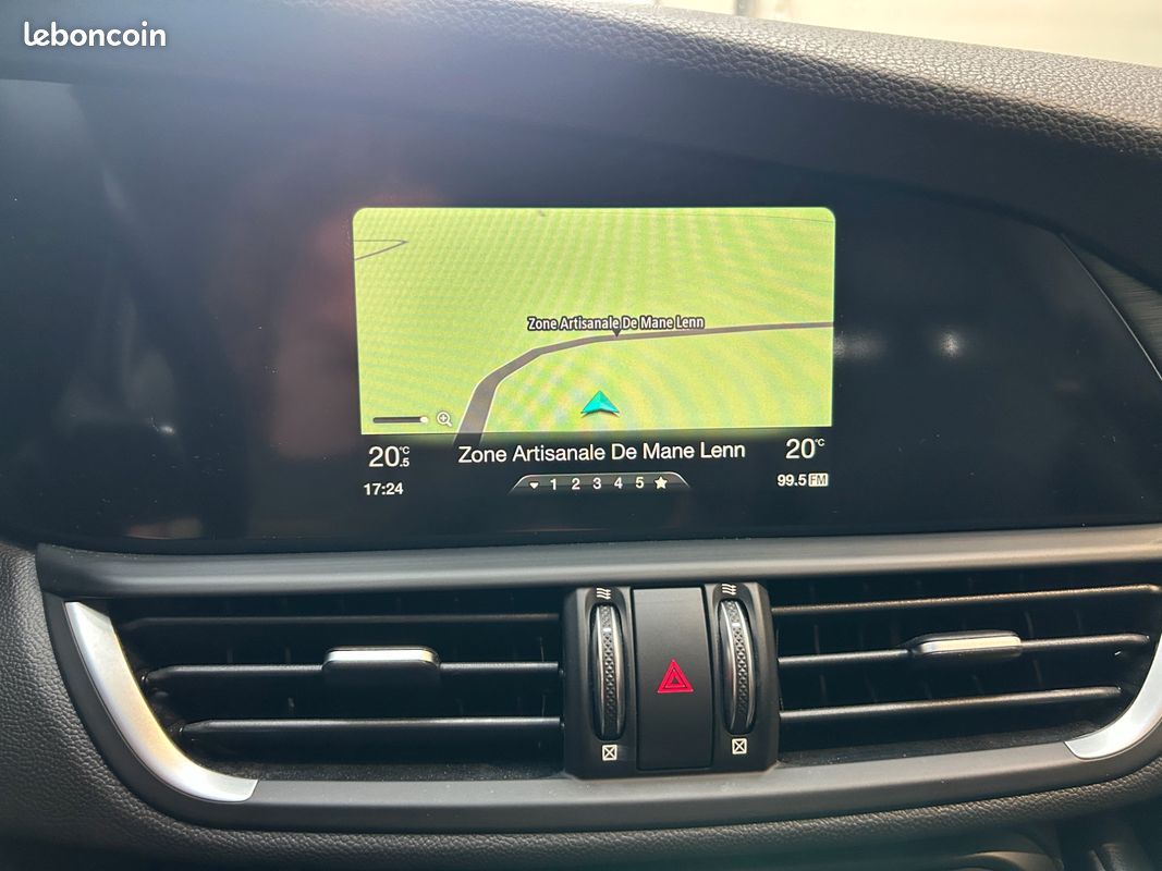 ALFA ROMEO GIULIA 2.2 JTDM 150 SUPER BVA - SYSTEME DNA - GPS - RADAR DE RECUl (image 29)