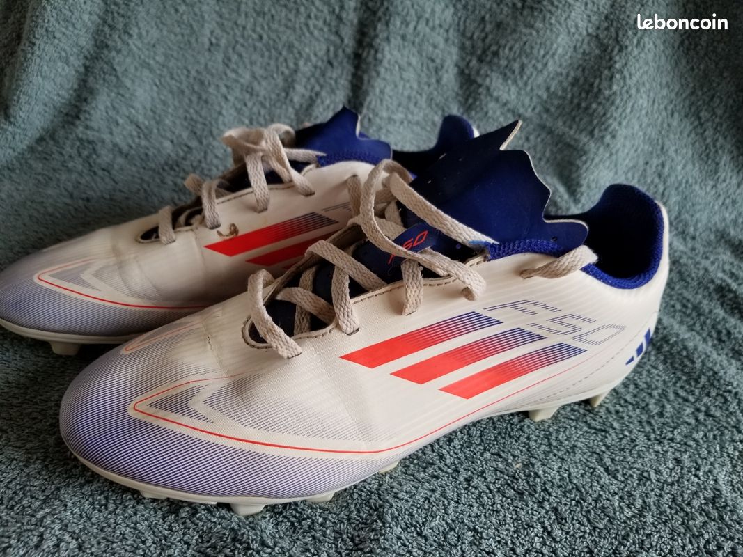 ⚽️ 38,5 Chaussures de foot moulées F50 Club FXG Blanc 📬
Ta
123456789 (image 1)