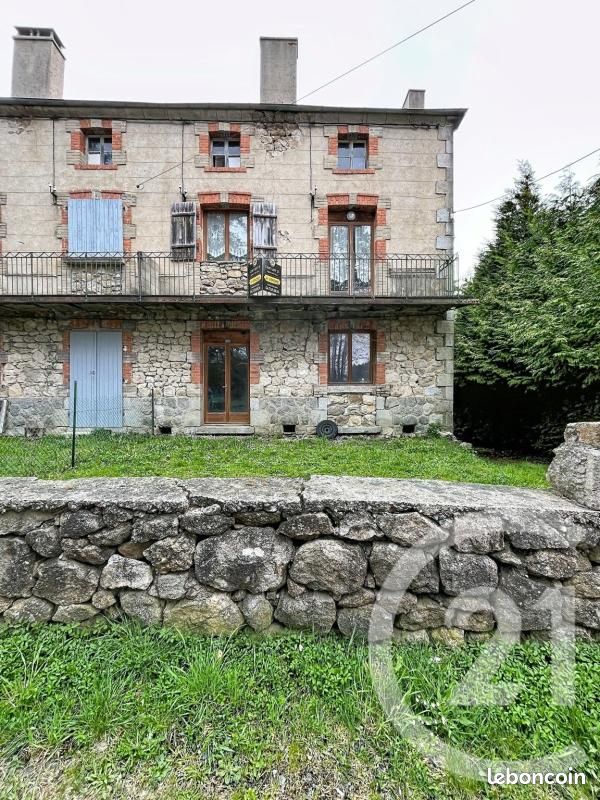 Maison 5 pièces 156 m² · à Lapte · 156 m² · 44 000 €