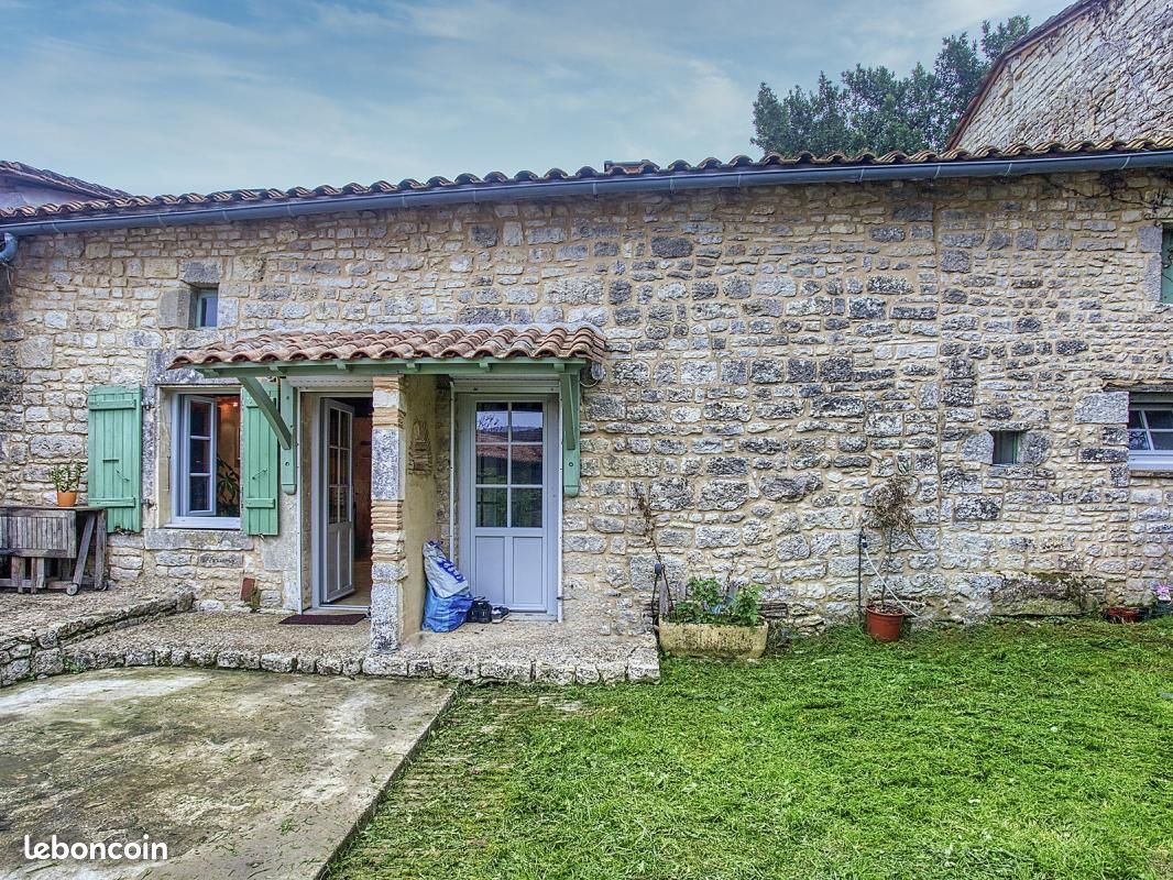 Maison 6 pièces 148 m² - Mouton 16460 (image principale 0)