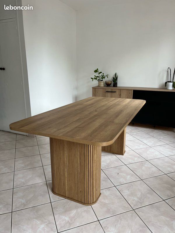 Table Colva (image 1)