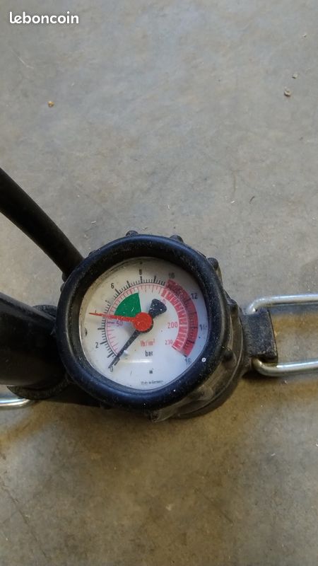 Pompe à Main Zéfal Husky Vintage – Allemagne – Fonctionnelle – Pour Vélo