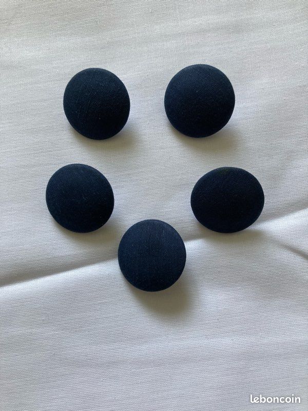 5 boutons recouverts tissu bleu marine (image 2)