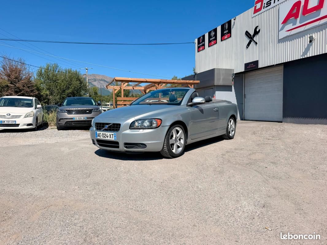 Volvo C70 D5 180ch Momentum (image 8)