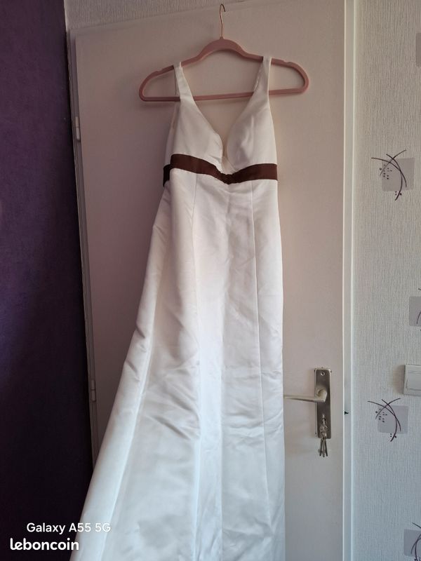 Robe longue cérémonie blanche avec ceinture satin marron – easy wear - El Corte Inglés (image 5)