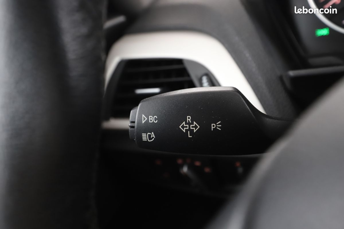BMW Série 1 118d xDrive 5P 150 ch (image 25)