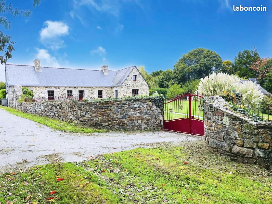 Maison 9 pièces 164 m² · à Bégard · 164 m² · 327 500 €