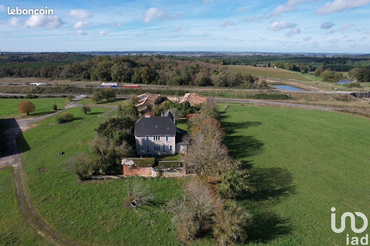 Manoir 12 pièces 334 m² - Bors (Canton de Charente-Sud) 16360 (image principale 4)