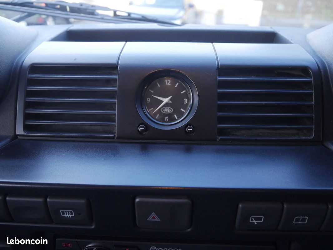 Land-rover DEFENDER 110 2.4 TD4 122 STATION WAGON 7PL S TD4 BVM (image 19)