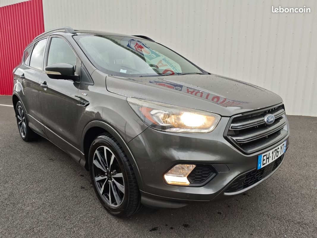 FORD Kuga 2.0 l Phase 2 St-Line Diesel TDCi 150ch Stop&Start ST-Line 4x2 Toit ouvrant (image 1)