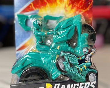 Hasbro Power Rangers Dino Fury - Sabertooth Battle Rider Rip N Go Con Ranger Verde Dino Fury (F4214) - 4