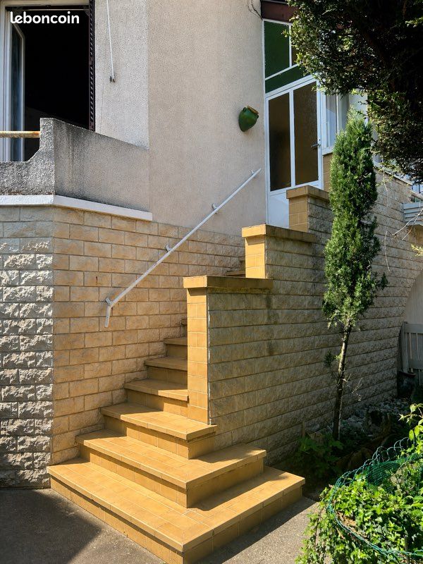 Terrain 11 pièces 220 m² · à Vénissieux · 220 m² · 475 000 €