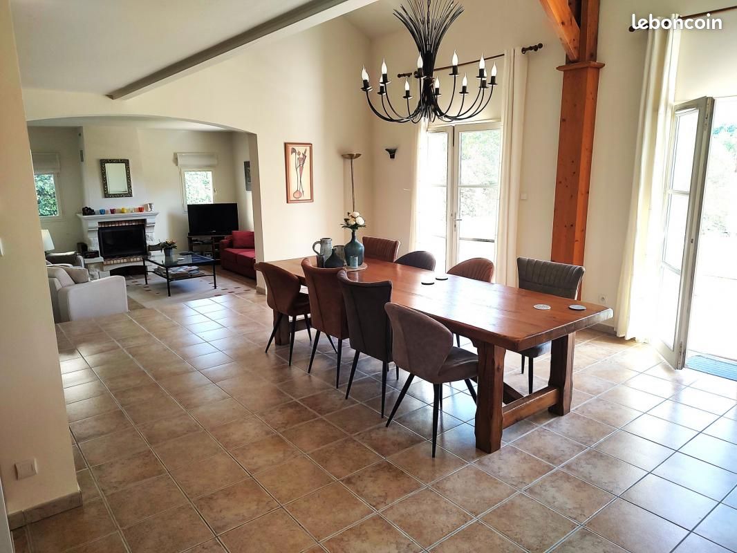 Villa 8 pièces 215 m² - Rouzède 16220 (image principale 4)