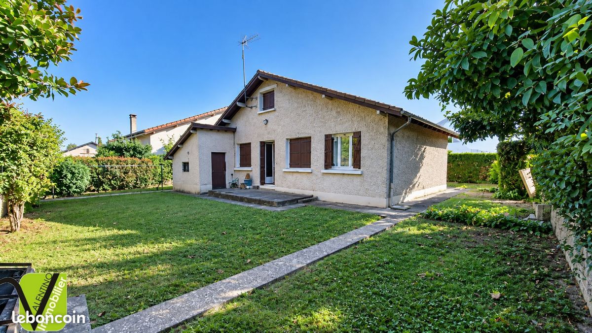 Maison 6 pièces 104 m² · à Genas · 104 m² · 359 000 €