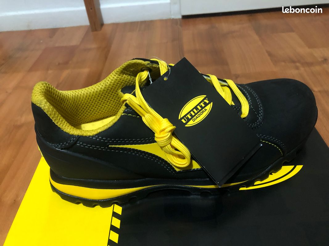 Ancienne Clé Et Quincaillerie Diadora - Occasion - Pour Homme - Couleur Argenté