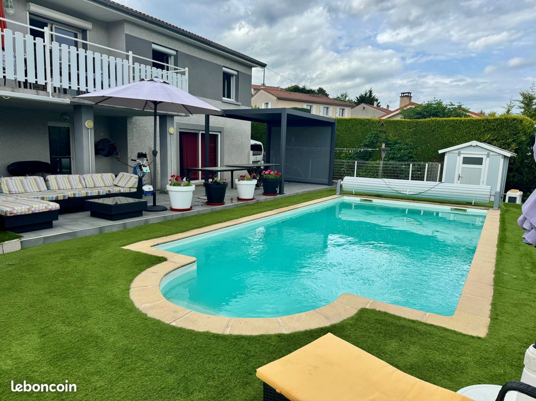 Maison 6 pièces 160 m² · à Fraisses · 160 m² · 329 000 €