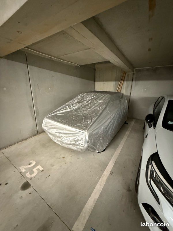 Place de parking sécurisée · à Saint-Herblain · 12 500 €