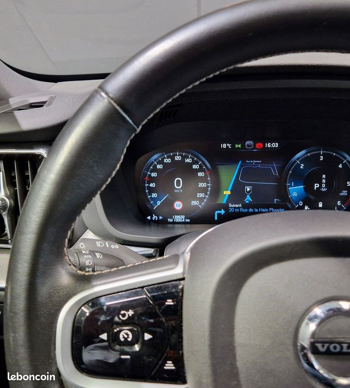 VOLVO XC60 B4 197CH R DESIGN GEARTRONIc (image 25)