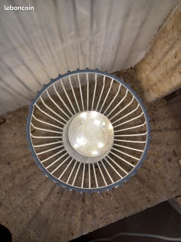 Lampe sans fil en métal blanc (image 5)