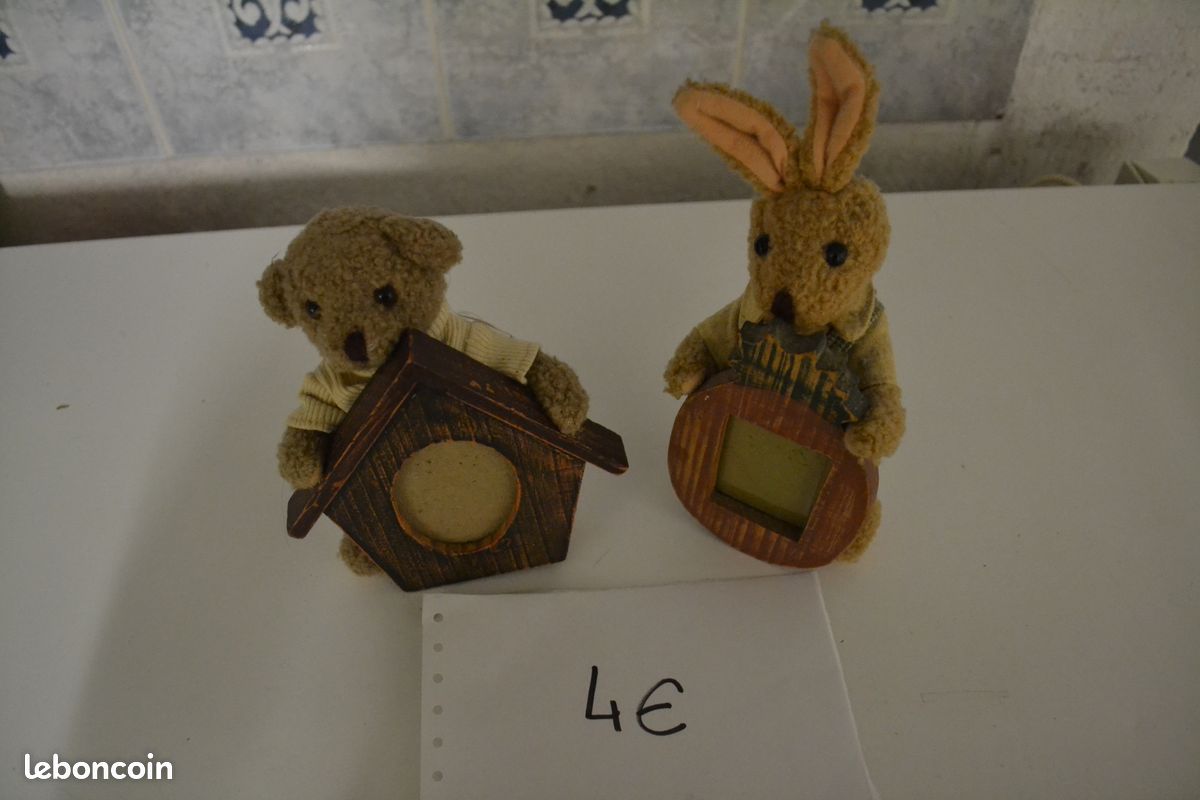 Cadre en bois et peluche pour chambre enfant (image 1)