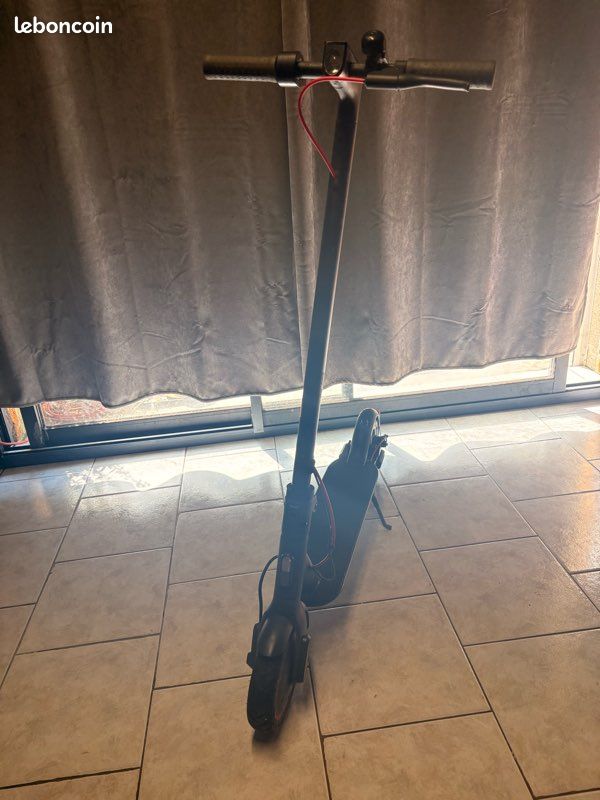 Trottinette électrique (image 1)