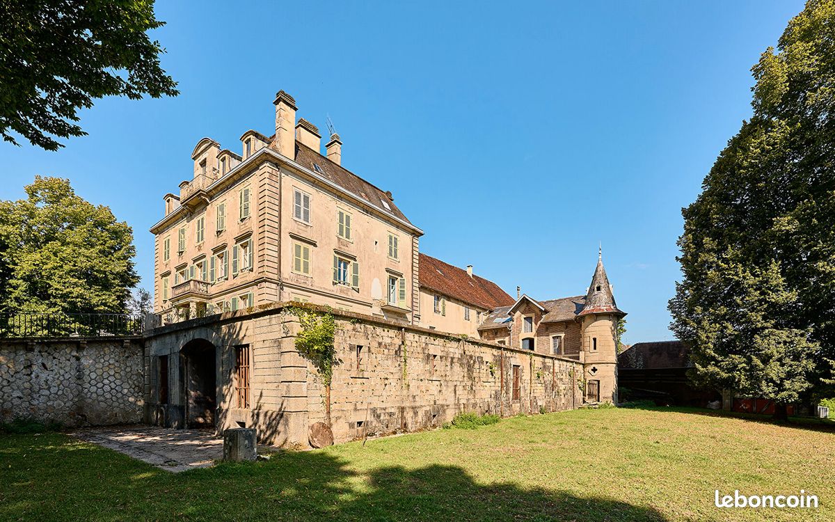 Maison 20 pièces 505 m² · à Montmorot · 505 m² · 636 000 €