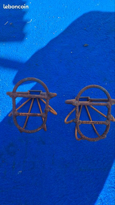 Paire de guerriers chinois sculptés en ivoire à cheval sur France
