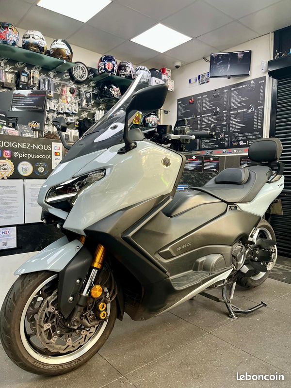 Yamaha T-MAX 560cc Tech Max (image 3)