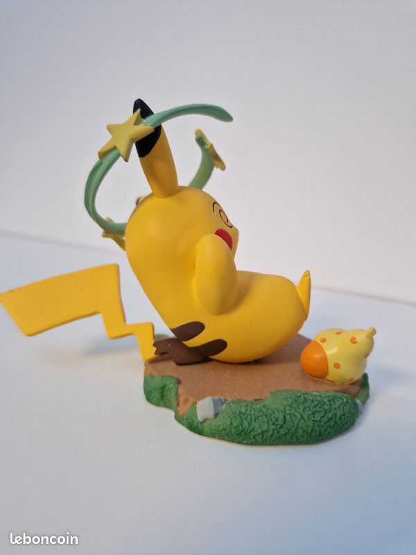 Figurine Pikachu Moods confused (étourdi) Pokémon Center (image 2)