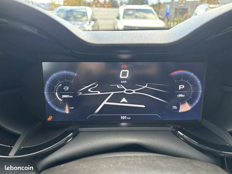 Alfa Romeo Junior 1.2 Ibrida 145 ch eDCT6 Speciale (image 14)