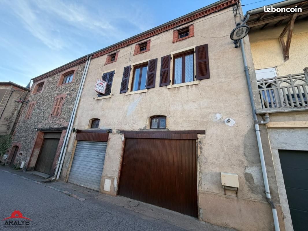 Maison 5 pièces 106 m² · à Villemontais · 106 m² · 115 000 €