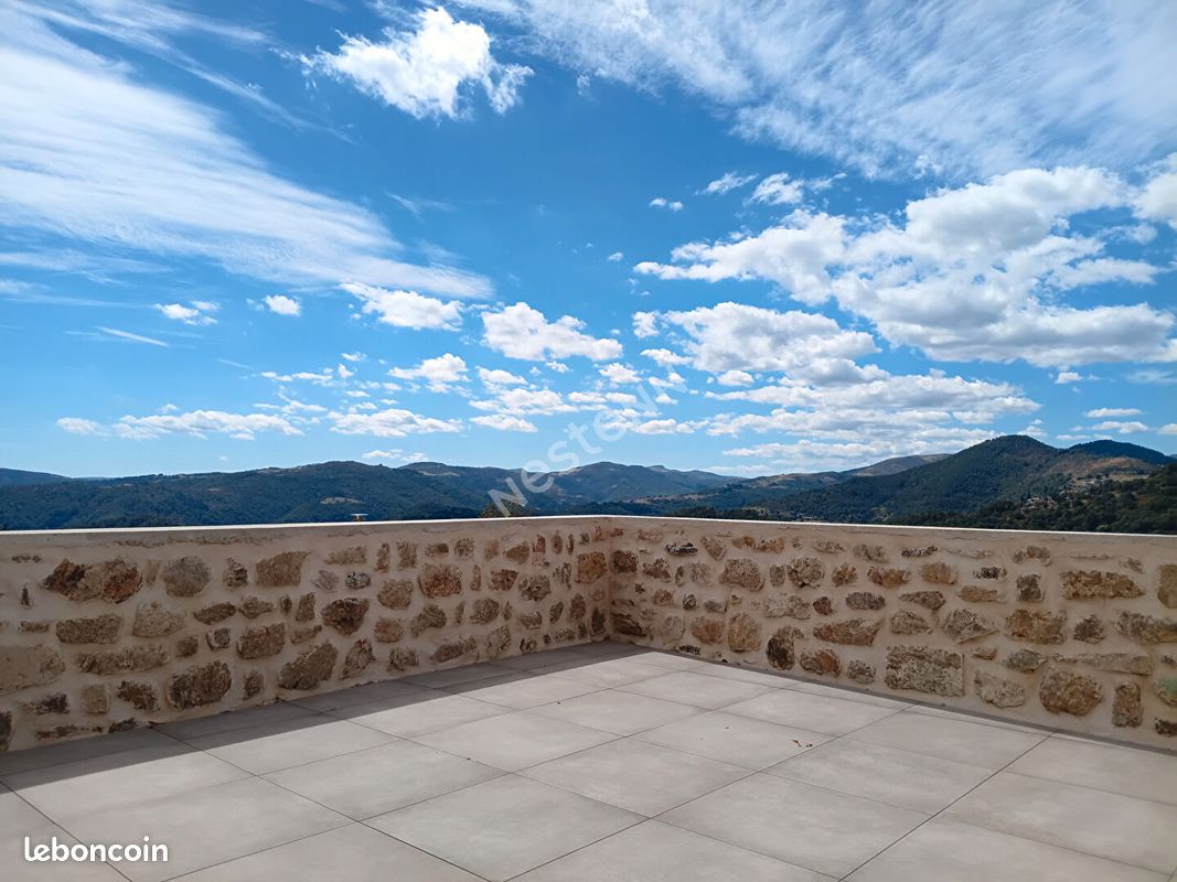 Maison 6 pièces 170 m² · à Saint-Maurice-en-Chalencon · 170 m² · 145 000 €