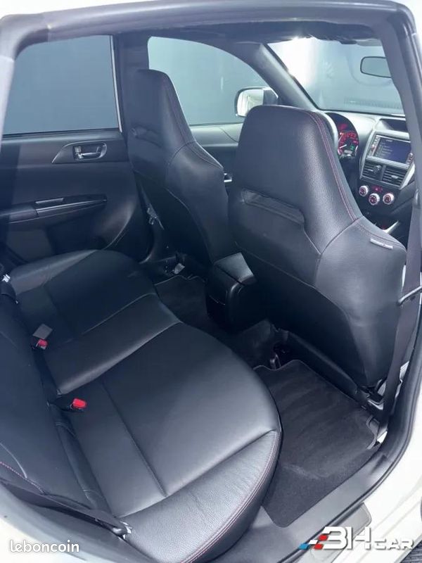 Subaru Impreza 2.5 300 WRX STI AWD (image 28)