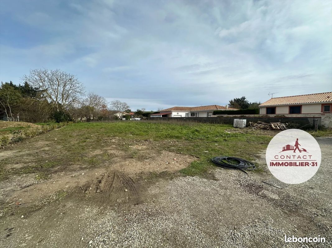 Terrain 1027 m² · à Auterive · 1 027 m² · 127 000 €