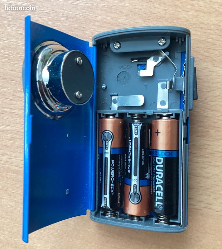 Lampe de poche energizer bleu 2 piles ampoule a led1 1960 - Bricolage