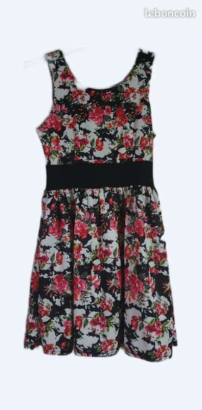 Robe T6 ans (image 1)