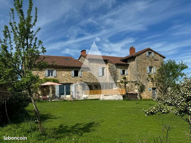 Maison 7 pièces 218 m²