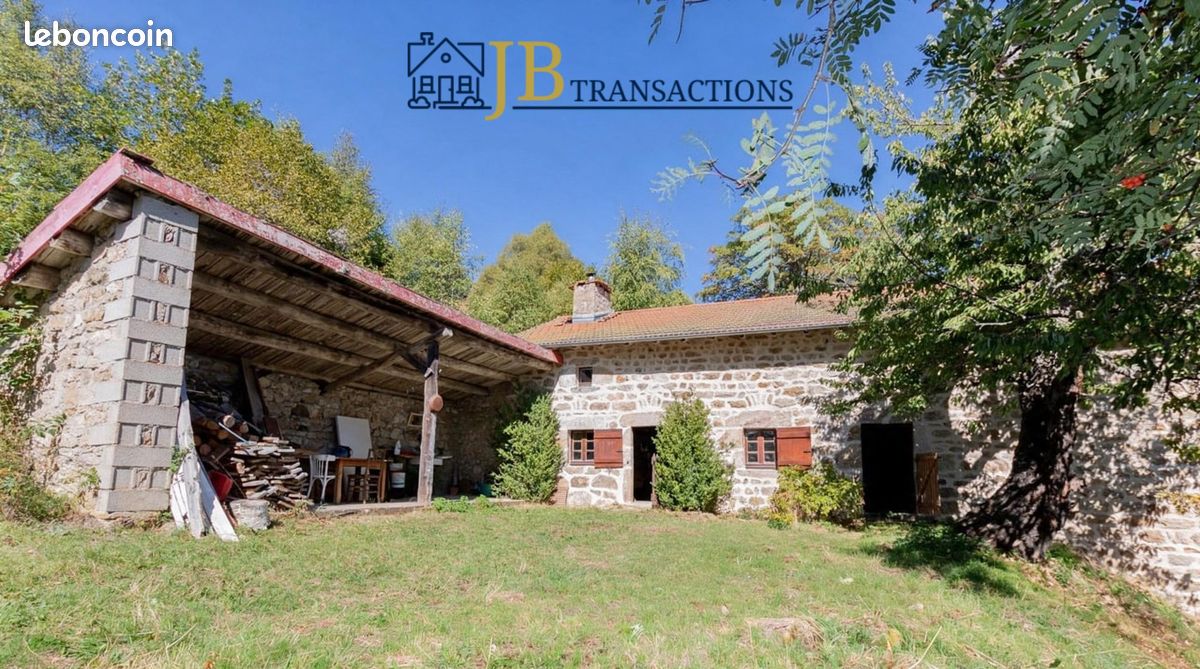 Maison 3 pièces 150 m² · à Saint-Anthème · 150 m² · 185 000 €