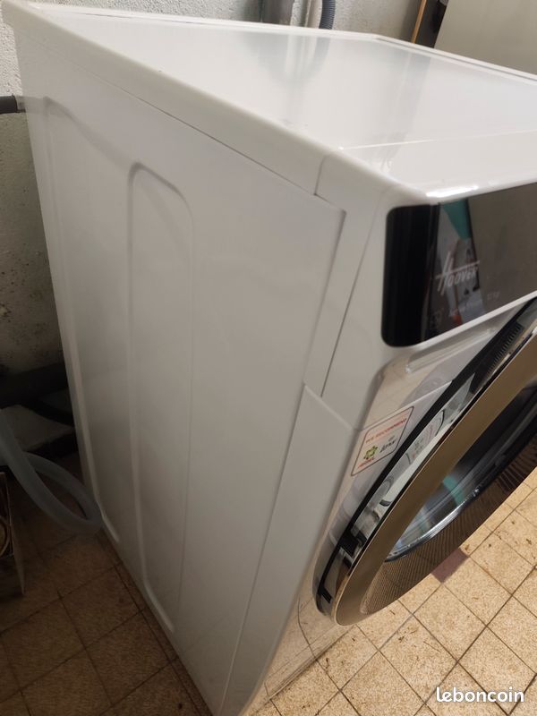 Cause achat 12kgs Lave linge 10 kgs état neuf connecté (image 1)