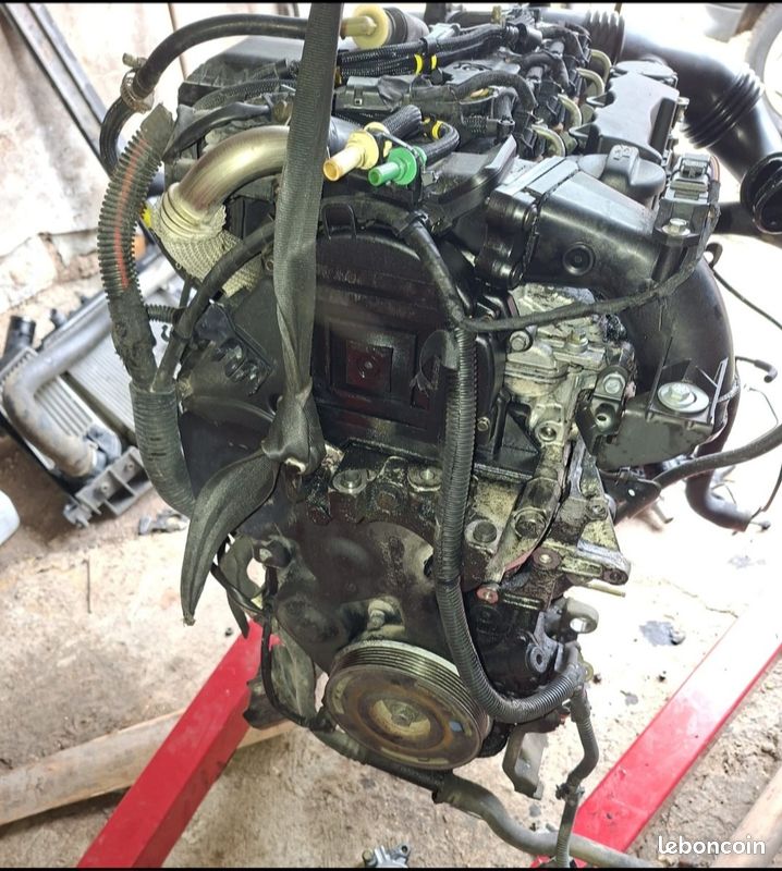 Je vends ce moteur Citroën C4 1.6 HDi 110cv, 224000km il marche très bien (image 2)