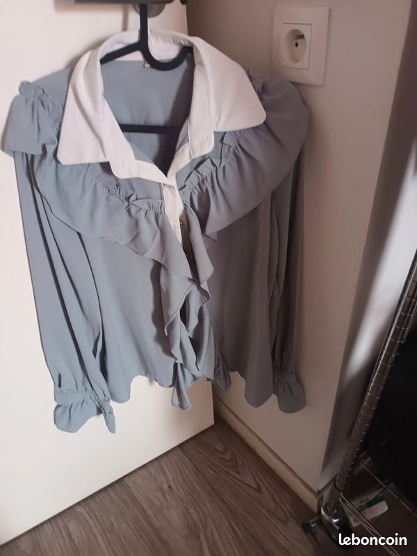 Chemise bleu à volant et dentelle coquette (image 9)