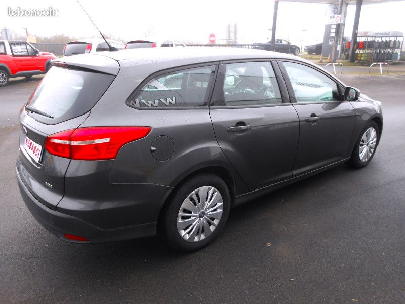 Ford FOCUS SW 1.0 ECOBOOST 125CH STOP&START TREND (image 3)