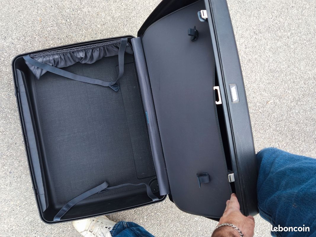 Grande valise plastique dur (image 2)