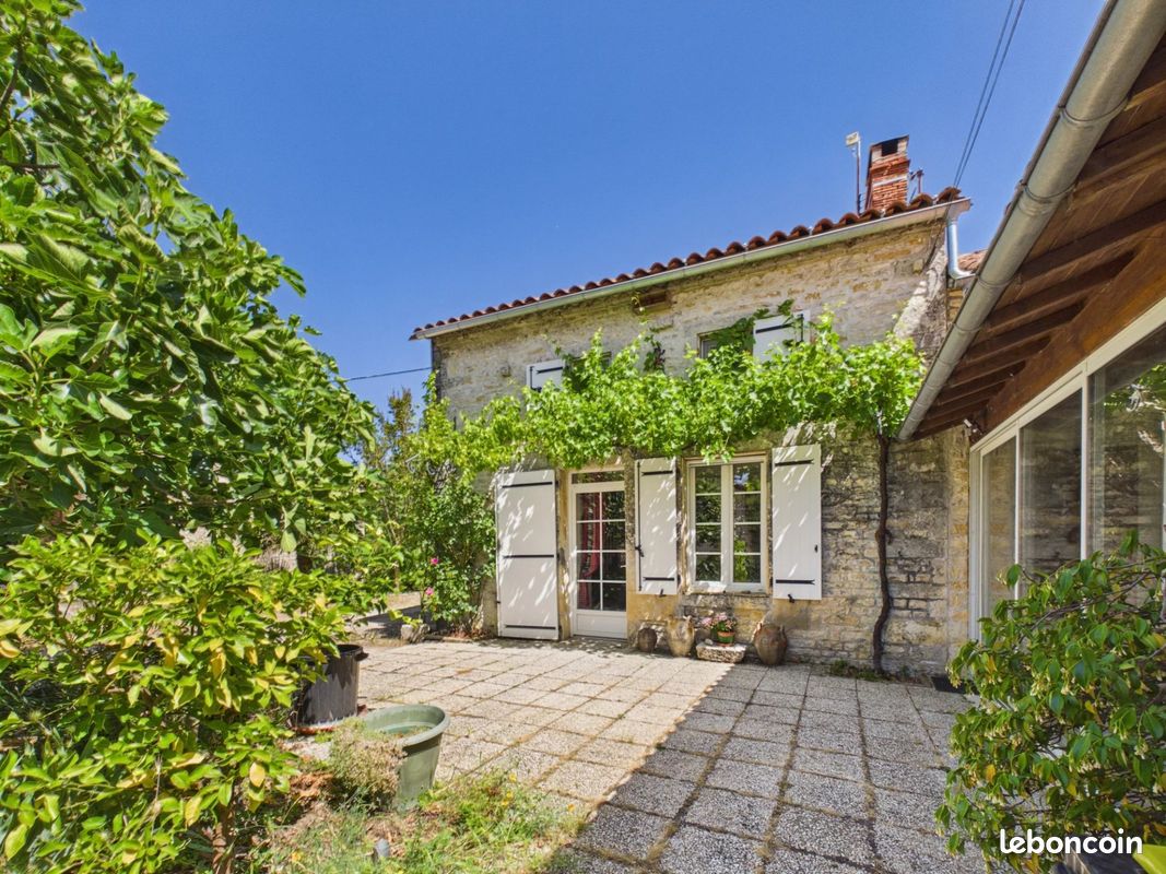 Maison 7 pièces 178 m² · à Saint-Front · 178 m² · 265 000 €