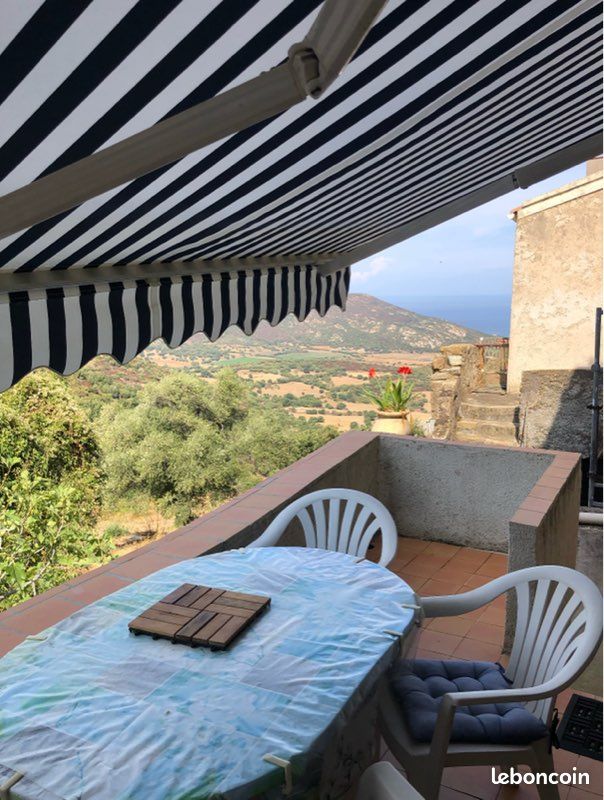 Maison traditionnelle avec vue sur la mer (image 2)