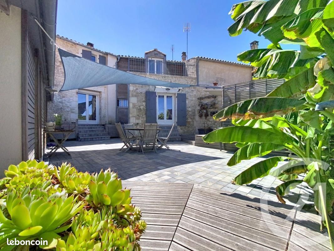 Maison 7 pièces 217 m² · à Rochefort · 217 m² · 549 800 €